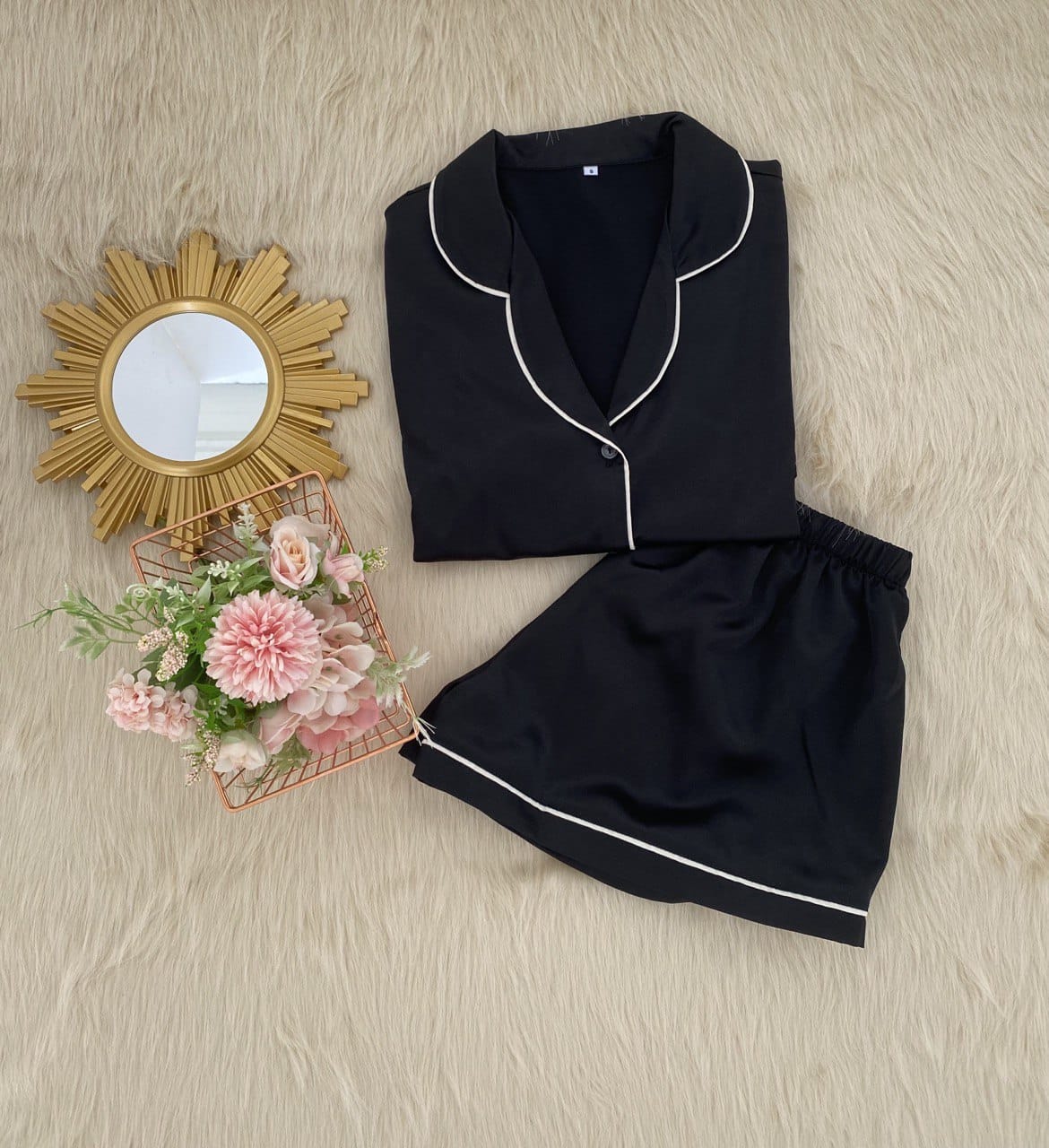 Pijamas con botones y short