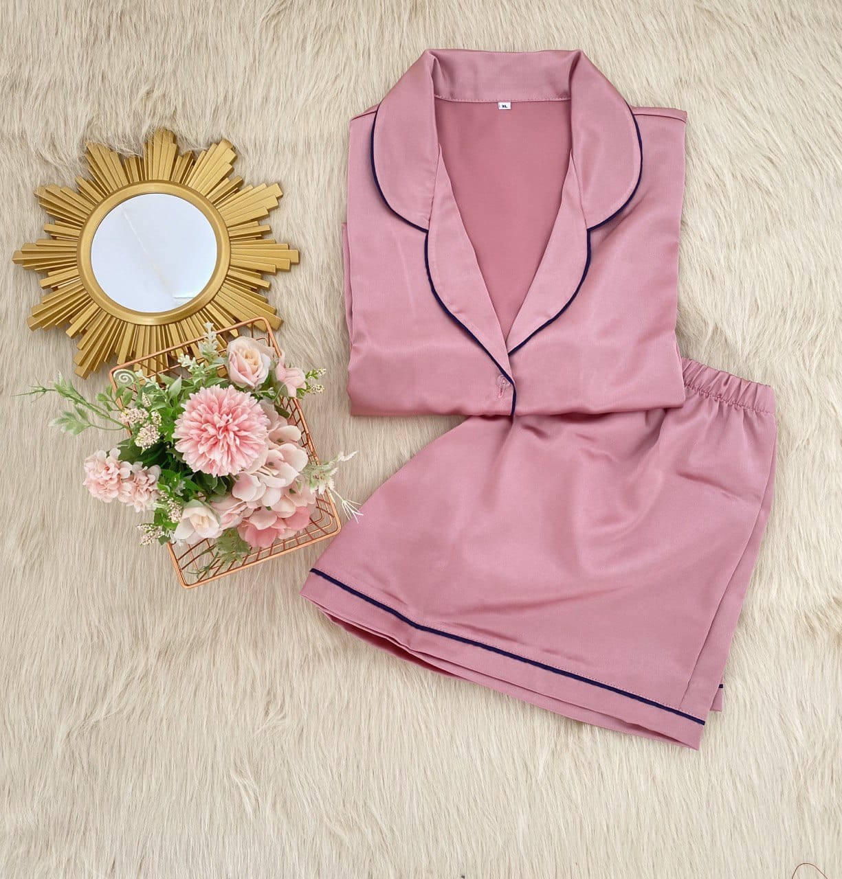 Pijamas con botones y short